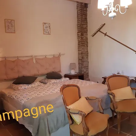 Bed & Breakfast Ferme Beauregard Les Pyrenees *