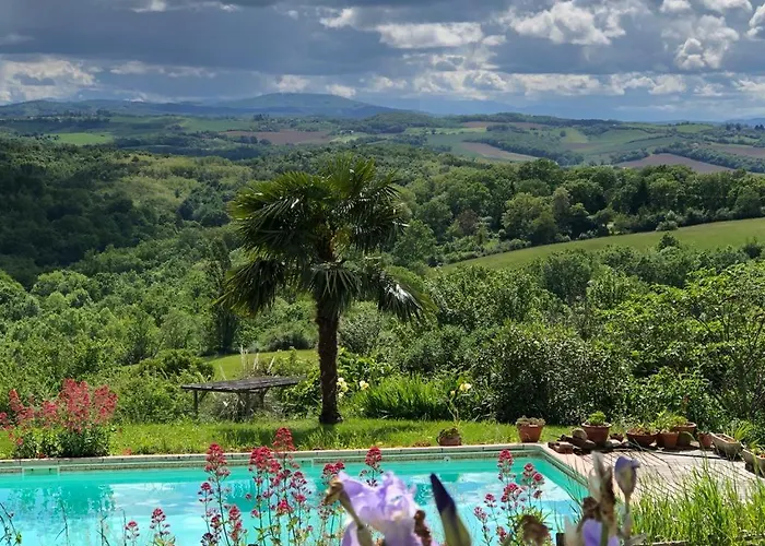 Ferme Beauregard Les Pyrenees Bed & Breakfast