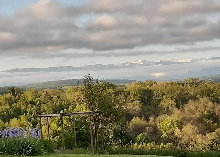 Bed & Breakfast Ferme Beauregard Les Pyrenees Artigat