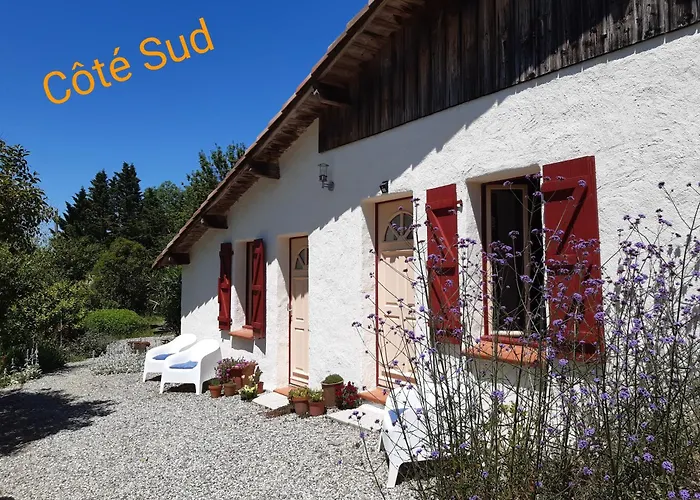 Ferme Beauregard Les Pyrenees Bed & Breakfast Artigat
